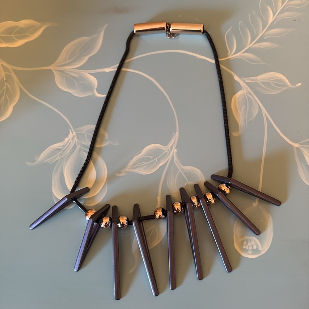 Chic Navy and Gold Spike Necklace - Picture 3 of 9